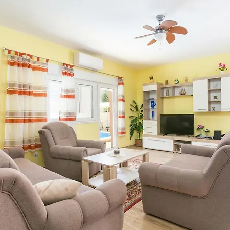 Seaside House With A Swimming Pool Businci, Ciovo - 11882 Holiday home *