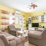 Seaside House With A Swimming Pool Businci - Ciovo - 11882 בית נופש *