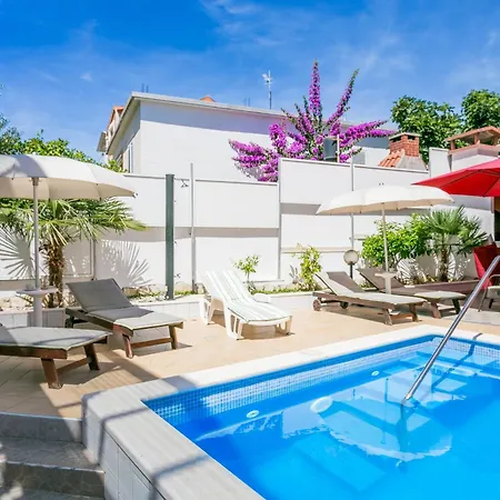 Дом отдыха Seaside House With A Swimming Pool Businci - Ciovo - 11882