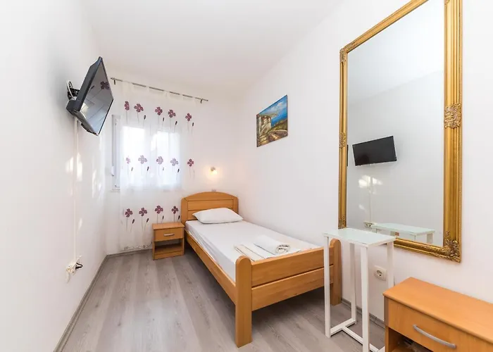 Seaside House With A Swimming Pool Businci - Ciovo - 11882 * Трогир