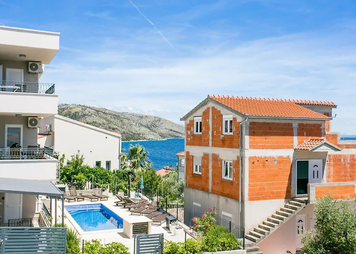 Дом отдыха Seaside House With A Swimming Pool Businci - Ciovo - 11882 Трогир