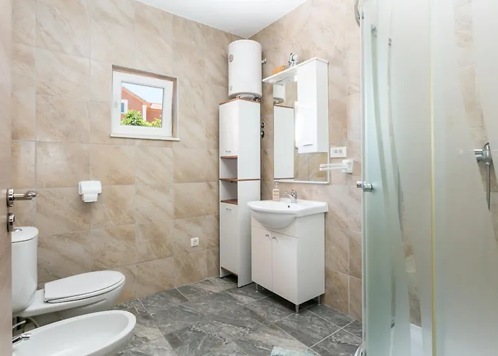 Seaside House With A Swimming Pool Businci - Ciovo - 11882 Дом отдыха Трогир