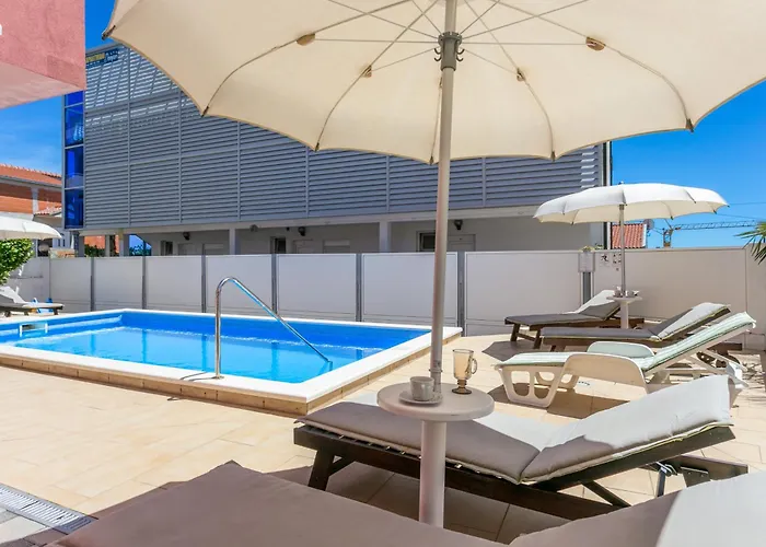 Seaside House With A Swimming Pool Businci - Ciovo - 11882 Трогир