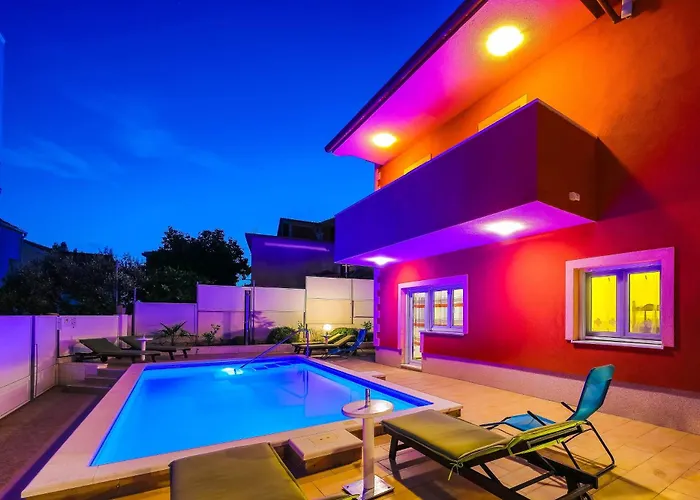 Seaside House With A Swimming Pool Businci - Ciovo - 11882 Трогир